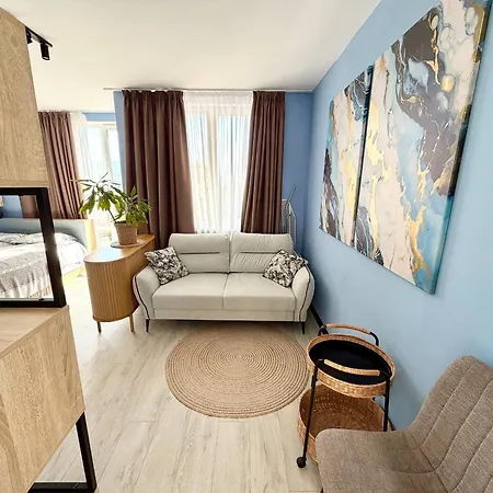 Orient Apartment *